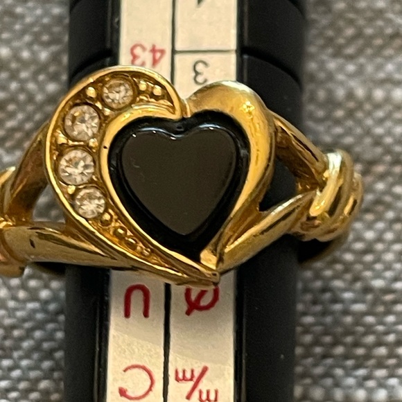 Vintage Avon Ring - Picture 1 of 11